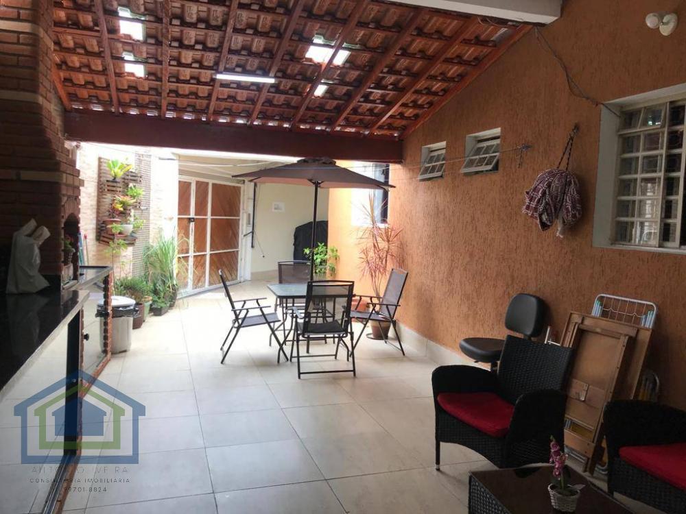Linda Casa Térrea com 03 Dormitórios  Sendo 1Suíte e 02 banheiros à Venda, 156 m²  no Bairro Assunção em São Bernardo do Campo - SP - Casarely Imóveis