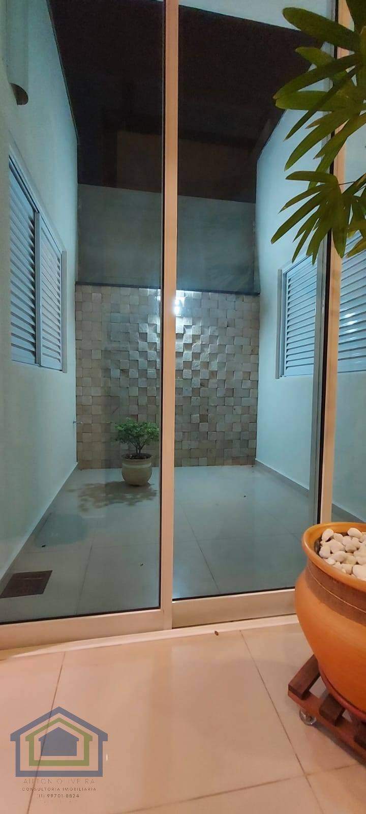 Lindo Térrea de  108m² à venda no excelente  Condomínio   Fechado  Jardim-  Sorocaba - SP. - Casarely Imóveis