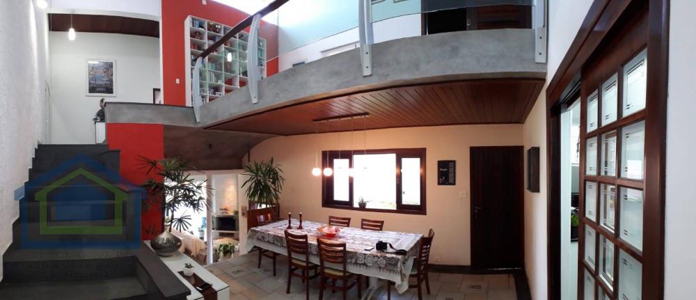 Linda Casa Térrea com 03 Dormitórios e 05 banheiros à Venda 368 m²  no   jardim  Tapera  em  São Paulo - SP - Casarely Imóveis