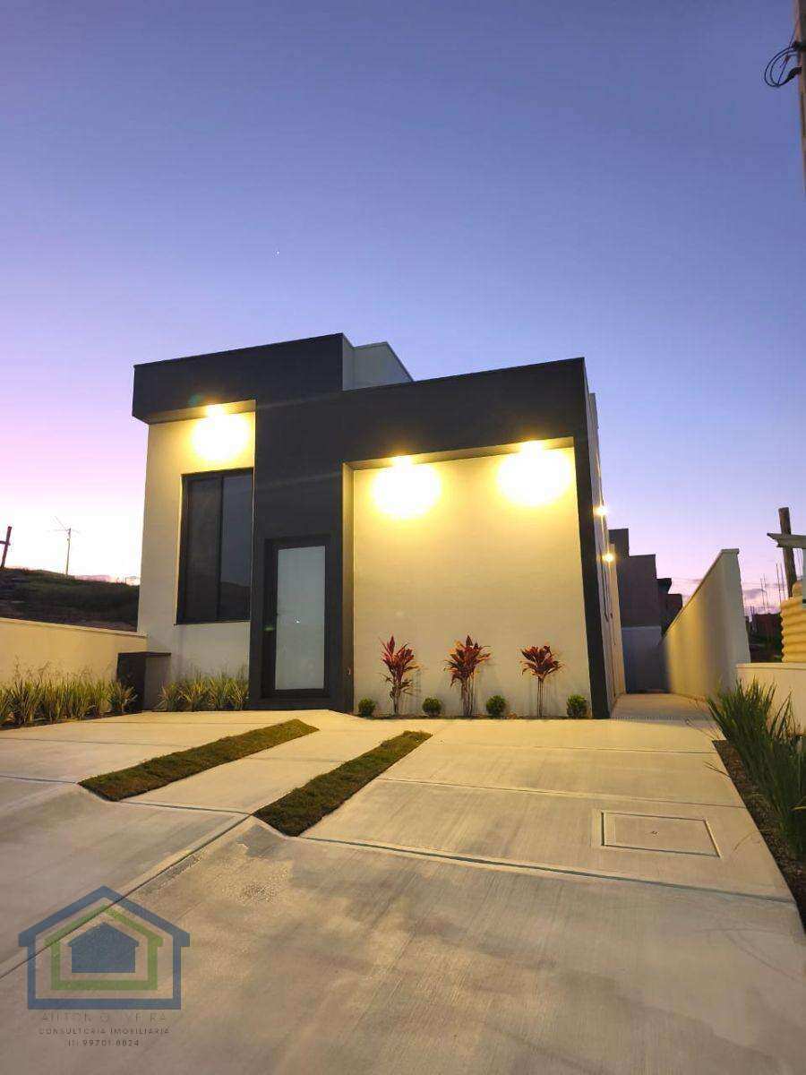 Linda Casa Alto Padrão com 105,89m² de Área Construída, Terreno de 200m², com Muito Verde no Condomínio Reserva dos Ipês em Boituva - SP. - Casarely Imóveis