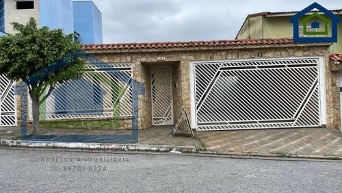 Linda Casa Térrea, à venda com 225m² de Área Construída , no Bairro Parque dos Pássaros em São Bernardo do Campo - SP  Possui 03 Dormitórios, sendo 01 - Casarely Imóveis