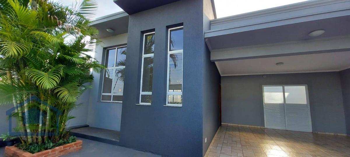 Linda Casa Térrea com 140m² de área Construída, e Terreno de 250m² no Residencial Vitória em Boituva - SP. - Casarely Imóveis