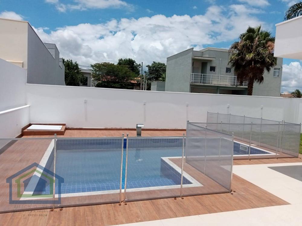 Linda Casa Térrea com 221m2 em Condomínio Fechado Portal das Estrelas  em  Boituva - SP. - Casarely Imóveis