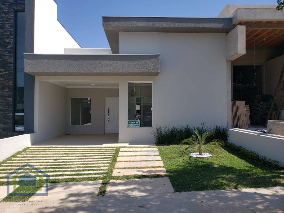 Linda Casa Térrea de 112m² de Área Construída,  à venda no excelente Condomínio Terras de São Francisco - Sorocaba - SP - Casarely Imóveis