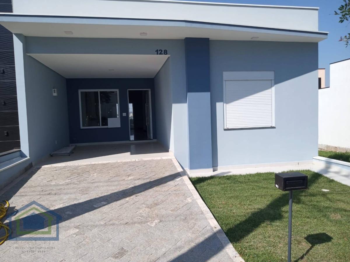 Linda Casa Térrea de 130m² de Área Construída, à venda no excelente Condomínio Terras de São Francisco - Sorocaba - SP - Casarely Imóveis