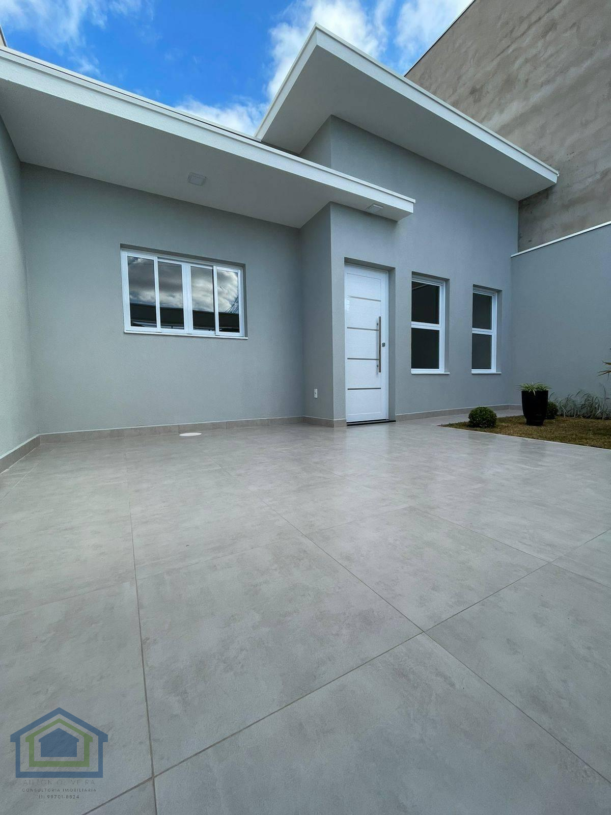 Linda Casa Térrea de 63m², de Área Construída, e Terreno de 150m², com 2 dormitórios sendo 01 Suítes, no Jardim União - Indaiatuba. - SP - Casarely Imóveis