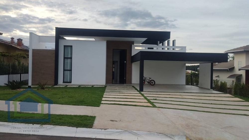 Linda Casa Térrea  em Condomínio Fechado Portal dos Lagos com 1.000m2  de Área Construída em  Boituva - SP. - Casarely Imóveis