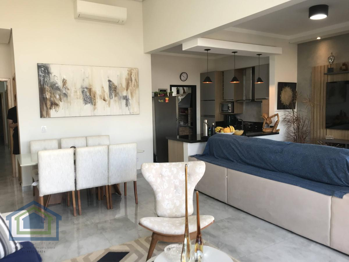 Linda Casa Térrea em Condomínio Fechado Reserva dos Ypês  com 136m2  de Área Construída em  Tatuí - SP - Casarely Imóveis