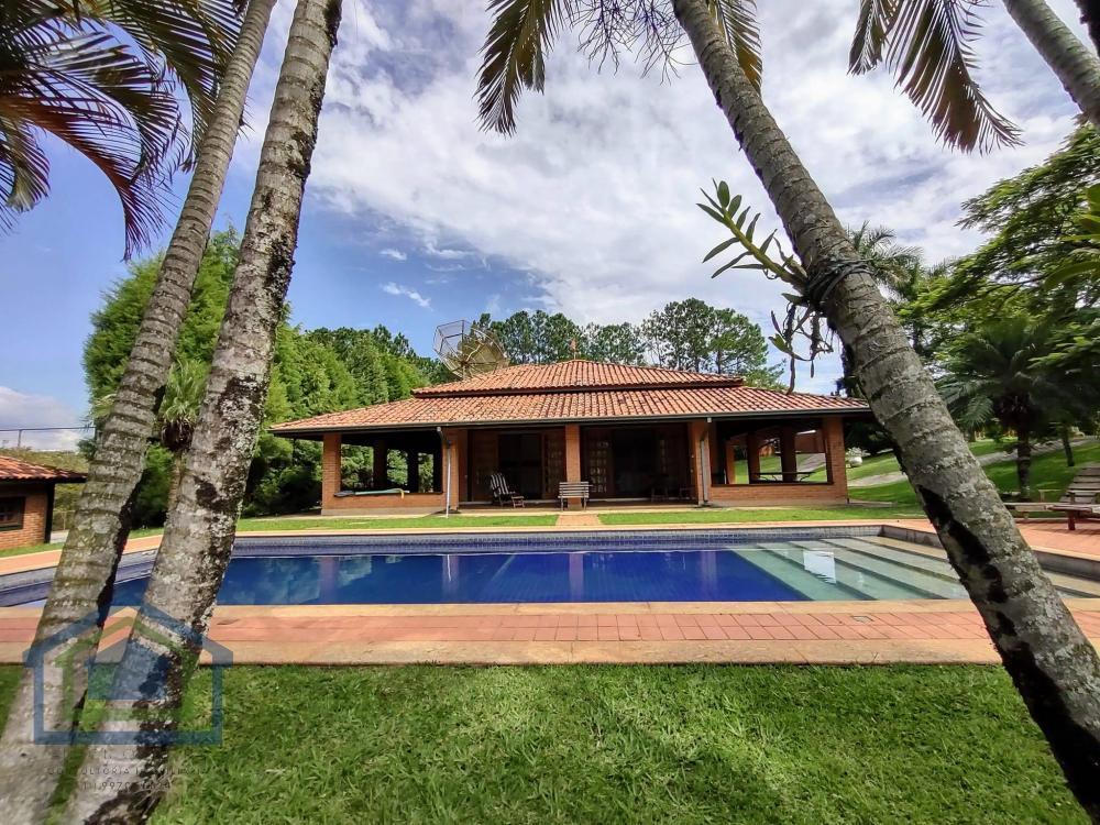 Linda Chácara em Condomínio Fechado, de  4.436m2, com  485m2 de área Construída, com Muito Verde no Vitassay em Boituva - Casarely Imóveis
