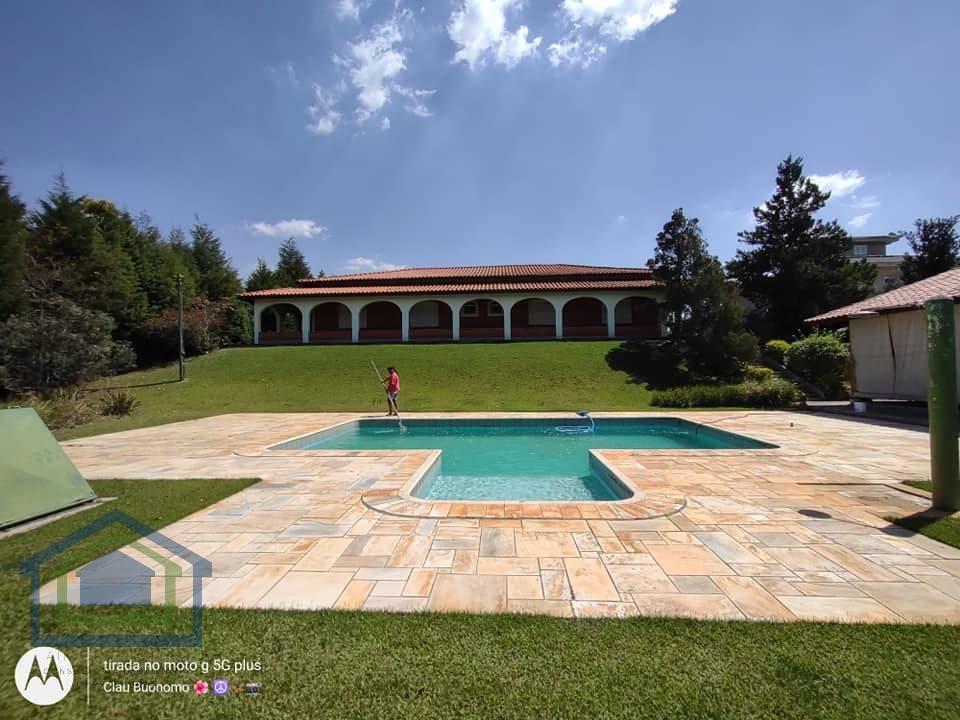 Linda Chácara em Condomínio Fechado, de  6.000m2, com  489m2 de área Construída, com Muito Verde no Vitassay em Boituva -SP - Casarely Imóveis