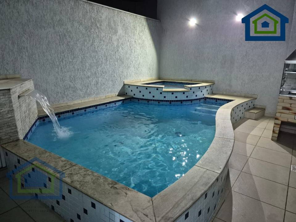 Lindo Sobrado à Venda com 175,m² no Bairro Assunção em São Bernardo do Campo - SP - Casarely Imóveis