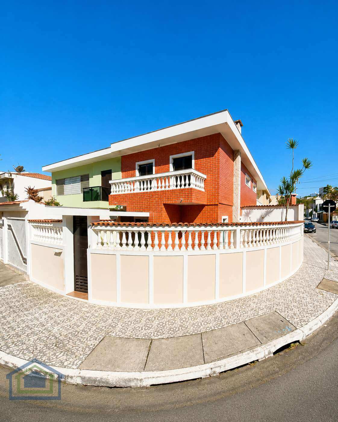 Lindo Sobrado à venda com 230m² de área construída, no bairro Jardim do Mar - São Bernardo do Campo - SP. - Casarely Imóveis