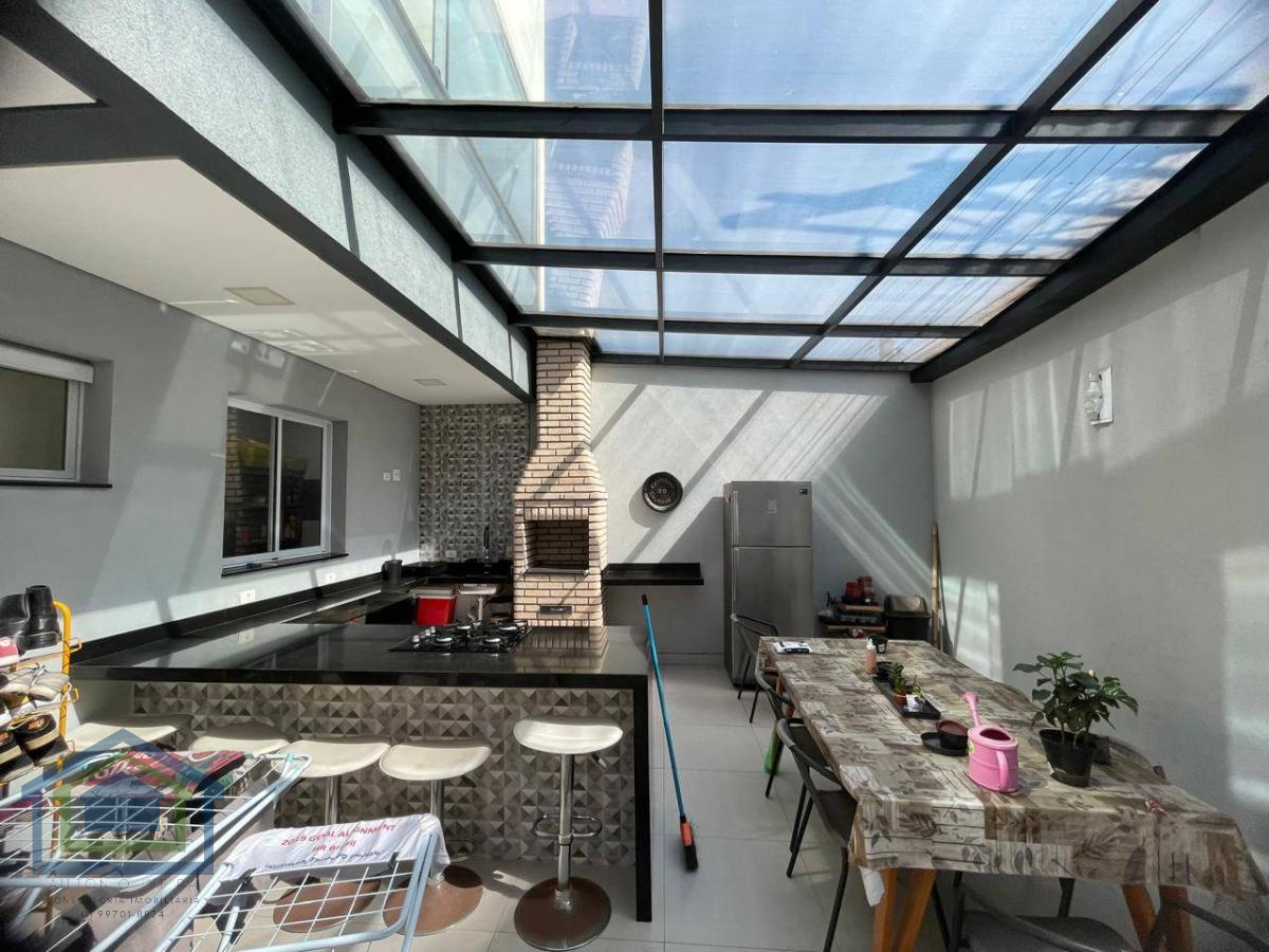 Lindo Sobrado com 03 Dormitórios sendo 03 Suítes  à Venda,  223m² no Bairro  Assunção  em São Bernardo do Campo - SP - Casarely Imóveis