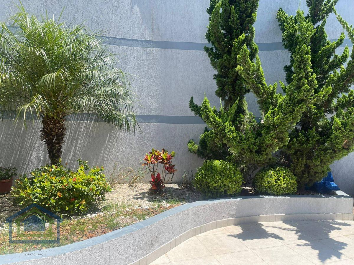 Lindo Sobrado com 03 Dormitórios  Sendo 03 Suítes e 06 banheiros à Venda,  300m² de área Construída, com Terreno de 376m2   no Bairro Parque dos Pássa - Casarely Imóveis