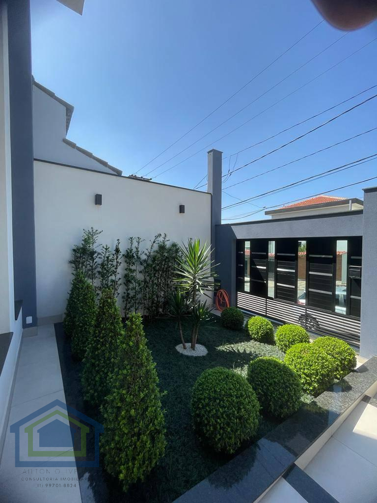 Lindo Sobrado com 04 Dormitórios  Sendo 4Suítes e 06 banheiros à Venda, 340m² de área Construída, com Terreno de 300m2   no Bairro Parque dos Pássaros - Casarely Imóveis