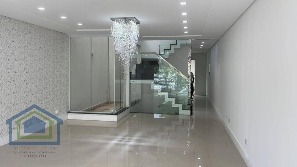 Lindo Sobrado com 3 Suítes e 5 banheiros à Venda, 198m²  na  Bairro  Independência em São Bernardo do Campo - SP. - Casarely Imóveis