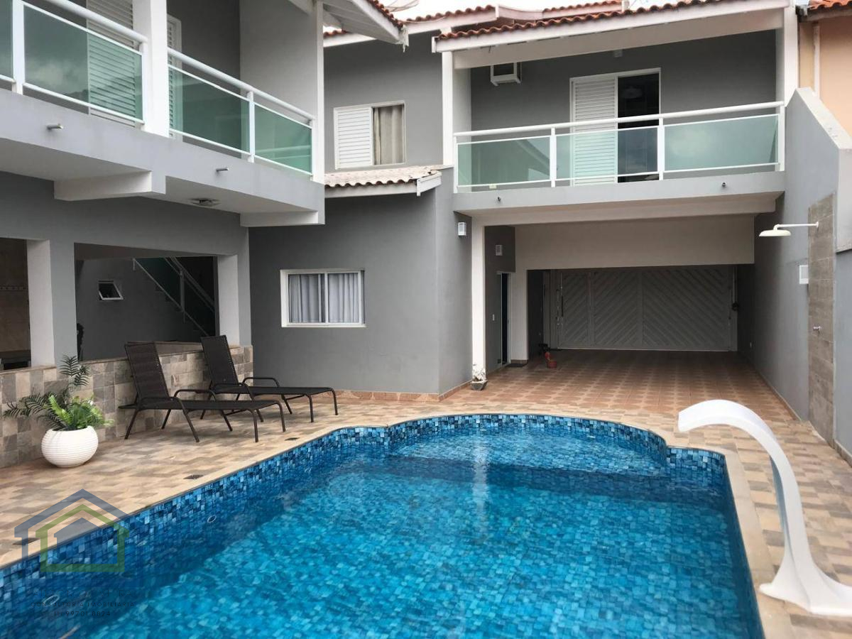 Lindo Sobrado de 286m²  de Área Construída, e Terreno de 250m², com Muito Verde no Condomínio Portal dos Pássaros em Boituva - SP. - Casarely Imóveis