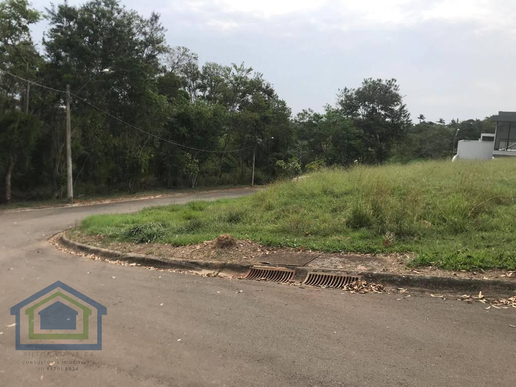 Ótima Oportunidade: Terreno de Esquina, em Condomínio Fechado Portaria 24hs  Solares Resort de  479m2,  em Boituva - SP - Casarely Imóveis